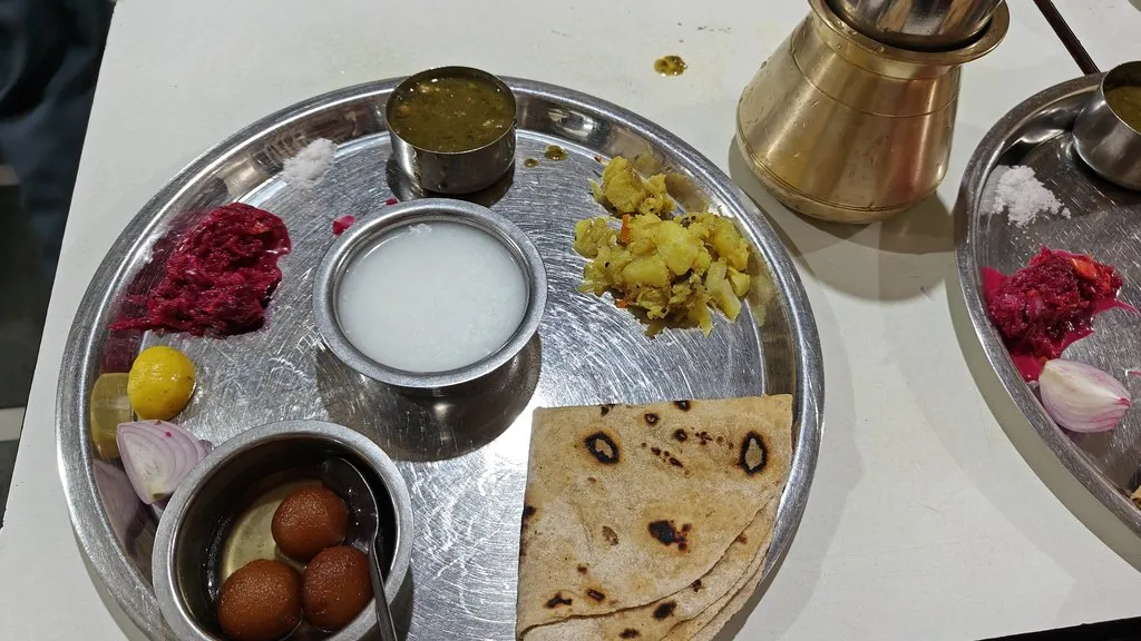 Badshahi Pune: Authentic Maharashtrian Thali & Nostalgia