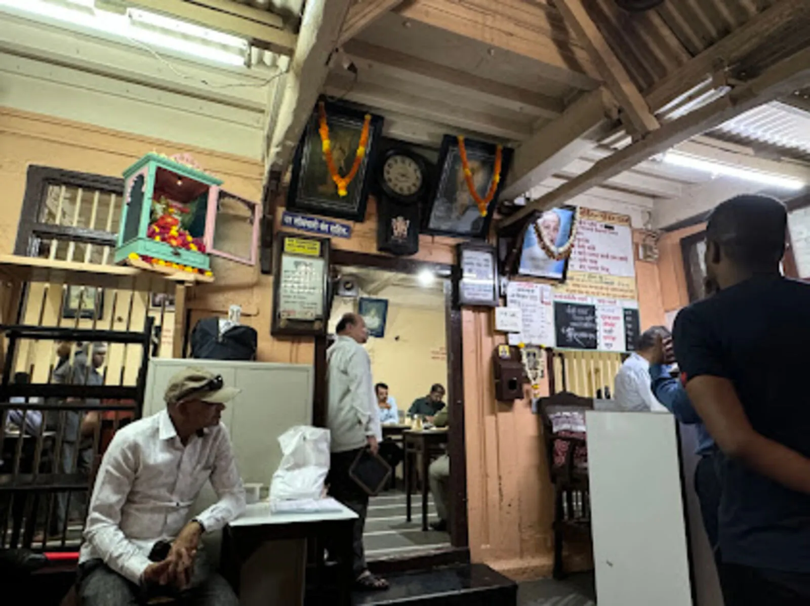 Badshahi Lodging & Boarding