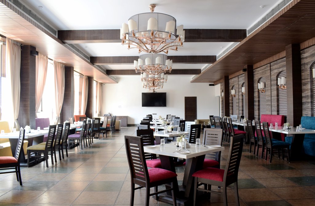 Garam Masala Lonavala: Fine Dining & Lounge Bar