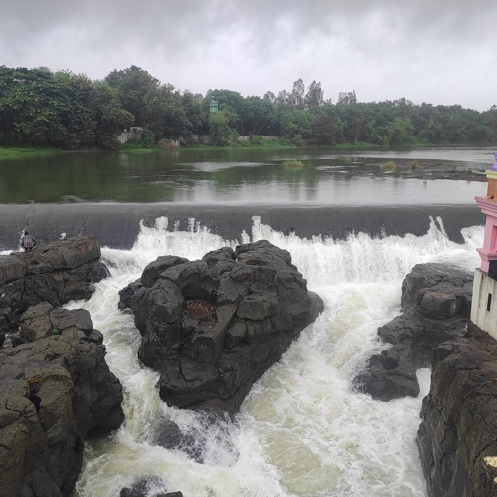 Kundamala: Serene Lakeside Escape & Monsoon Magic