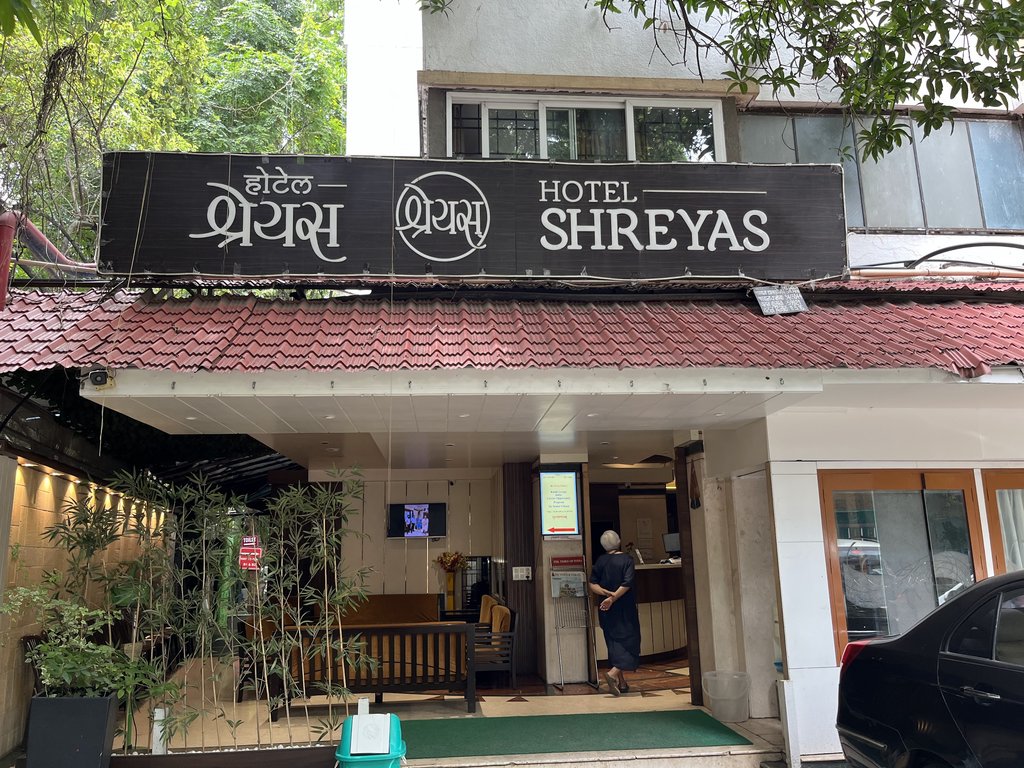 Pune's Best Maharashtrian Thali: Hotel Shreyas Uncovered!