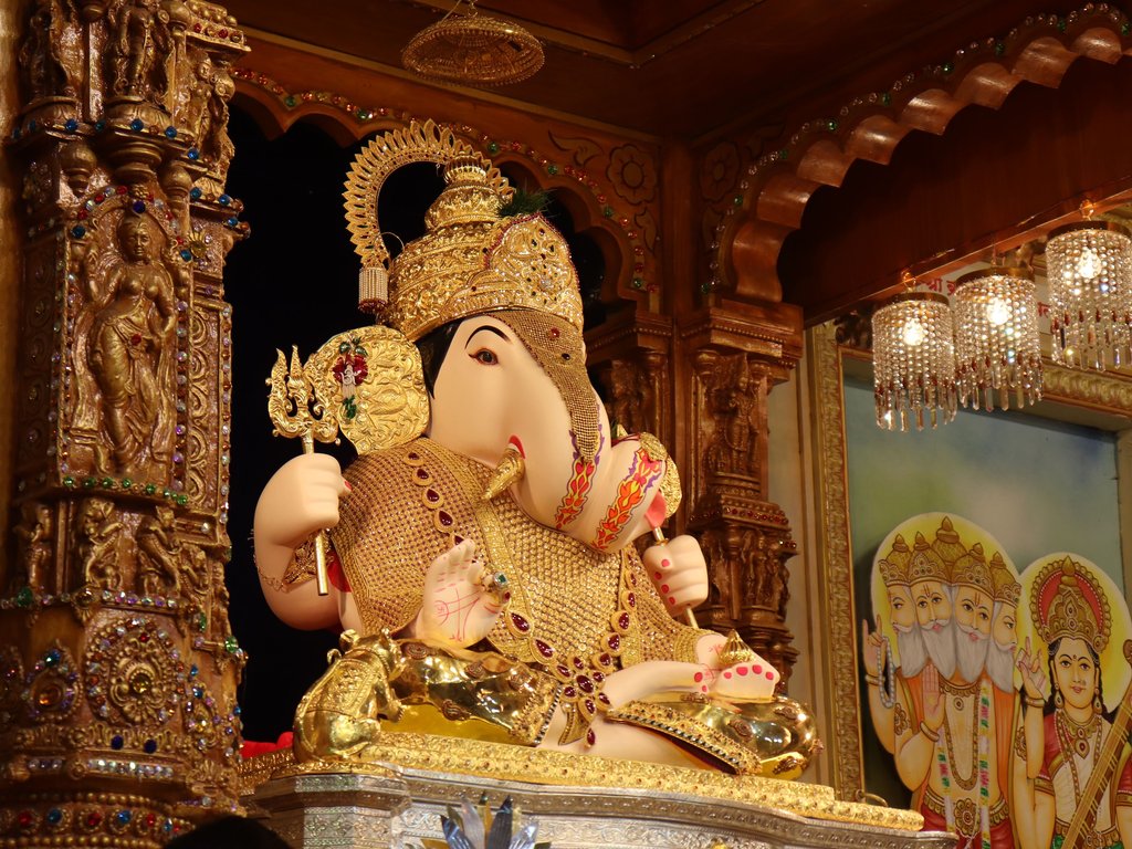 Dagdusheth Ganpati Temple Pune: Guide to Visiting