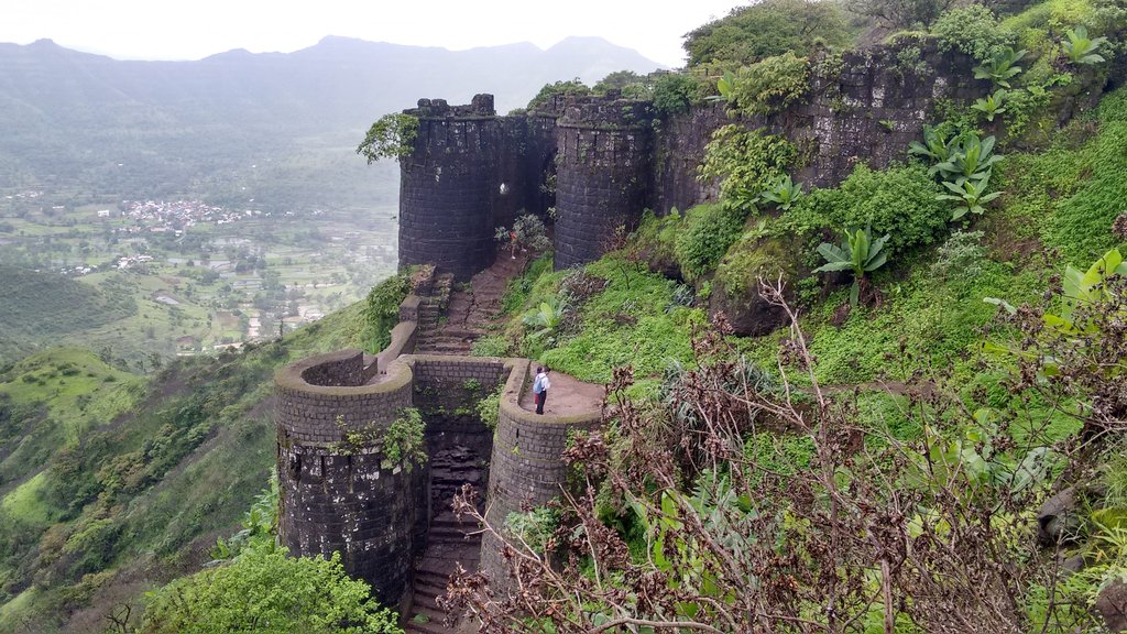 Sinhagad Fort: Pune's Stunning Historic Hilltop Escape